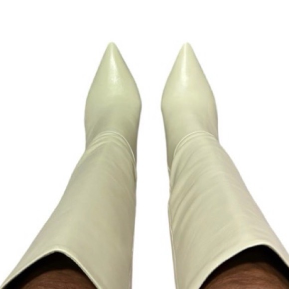 Larroudé Kate Boot In Ivory Leather NWT - Picture 13 of 15